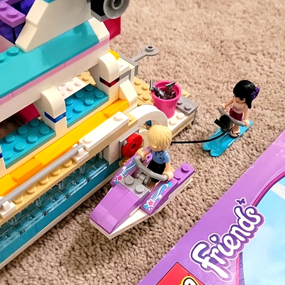 Lego Friends Dolphin Cruiser Set - Kit 41015 - Picture 4 of 16